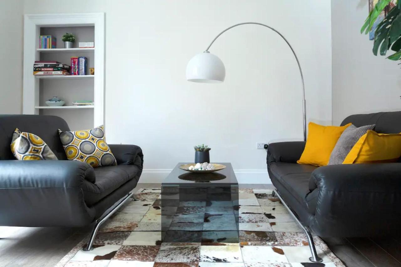 Appartement Bright 2 Bedroom Flat Next To Meadows Park *